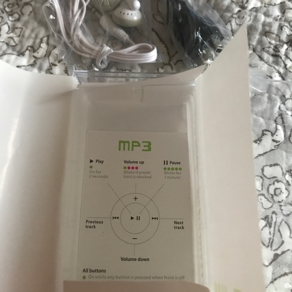 NIB MP3 player, 4GB, multimedia player, USB flash disk - Picture 2 of 5